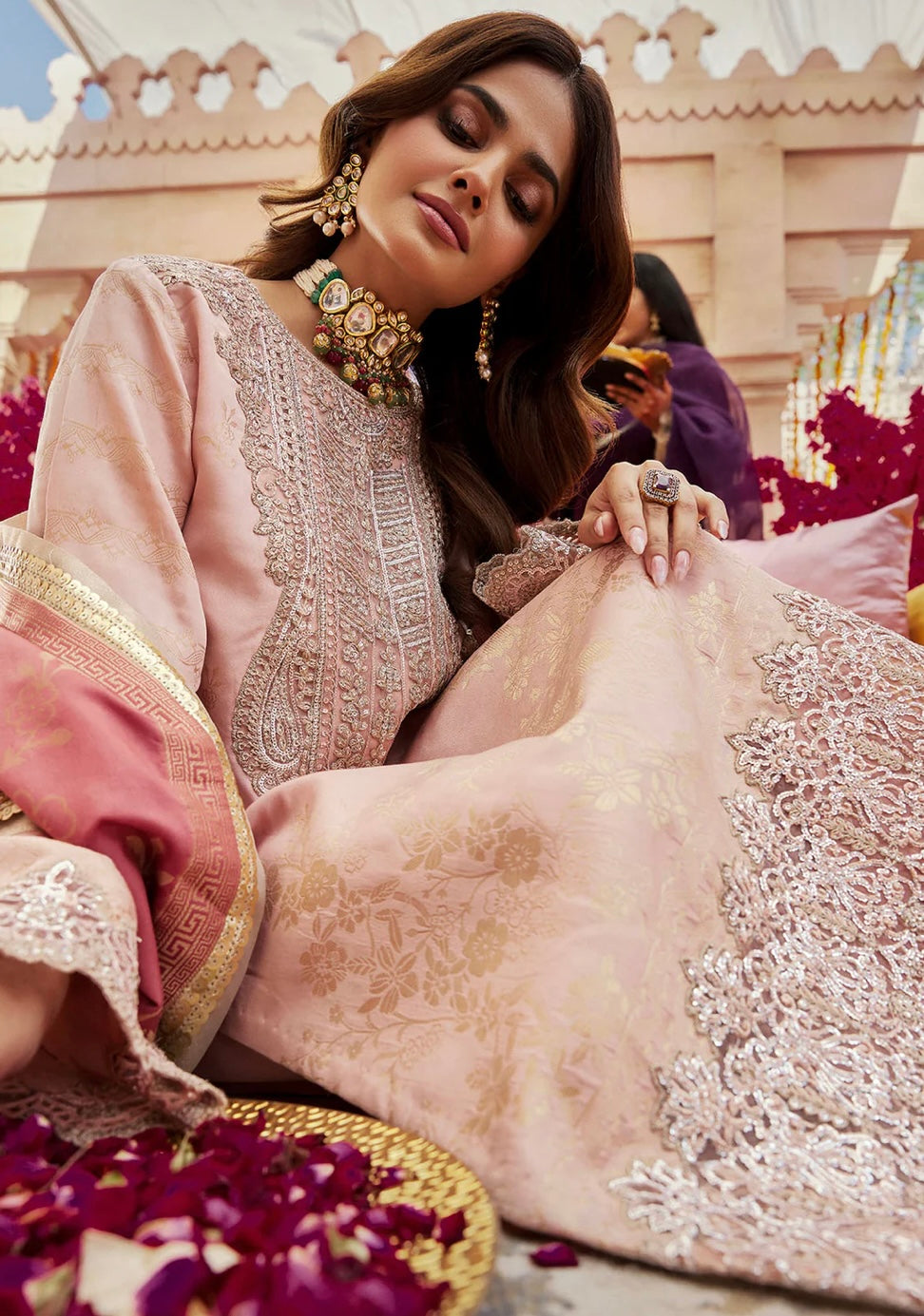 ROSY ELEGANCE